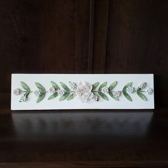 Metal Flower Farmhouse Shabby Chic Decor New Hanging Sign Plaque Wooden - Picture 2 of 2